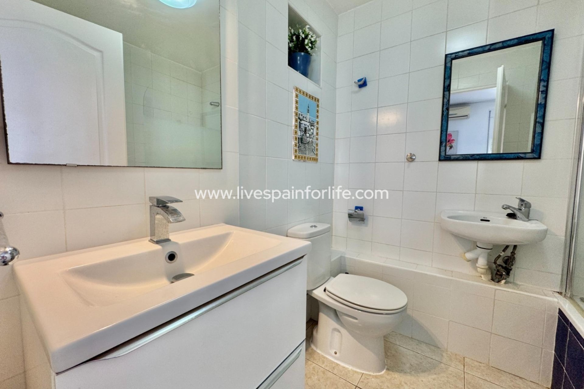 Resale - Country Property -
Alicante