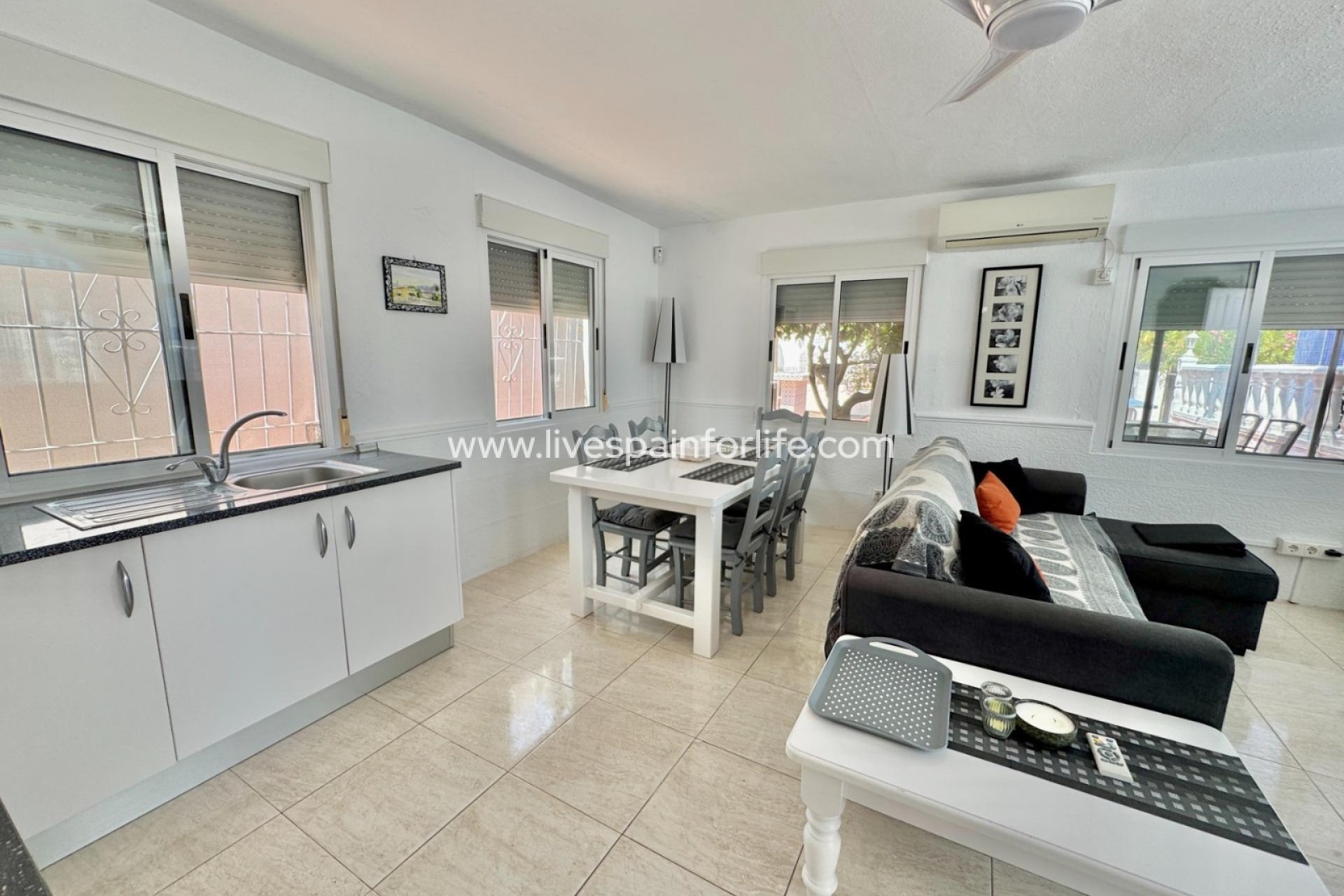 Resale - Country Property -
Alicante