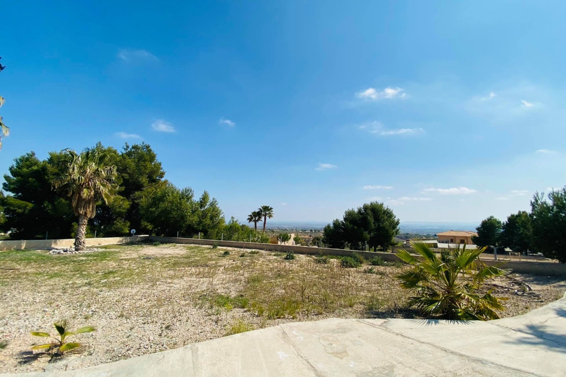 Resale - Country Property -
Alicante