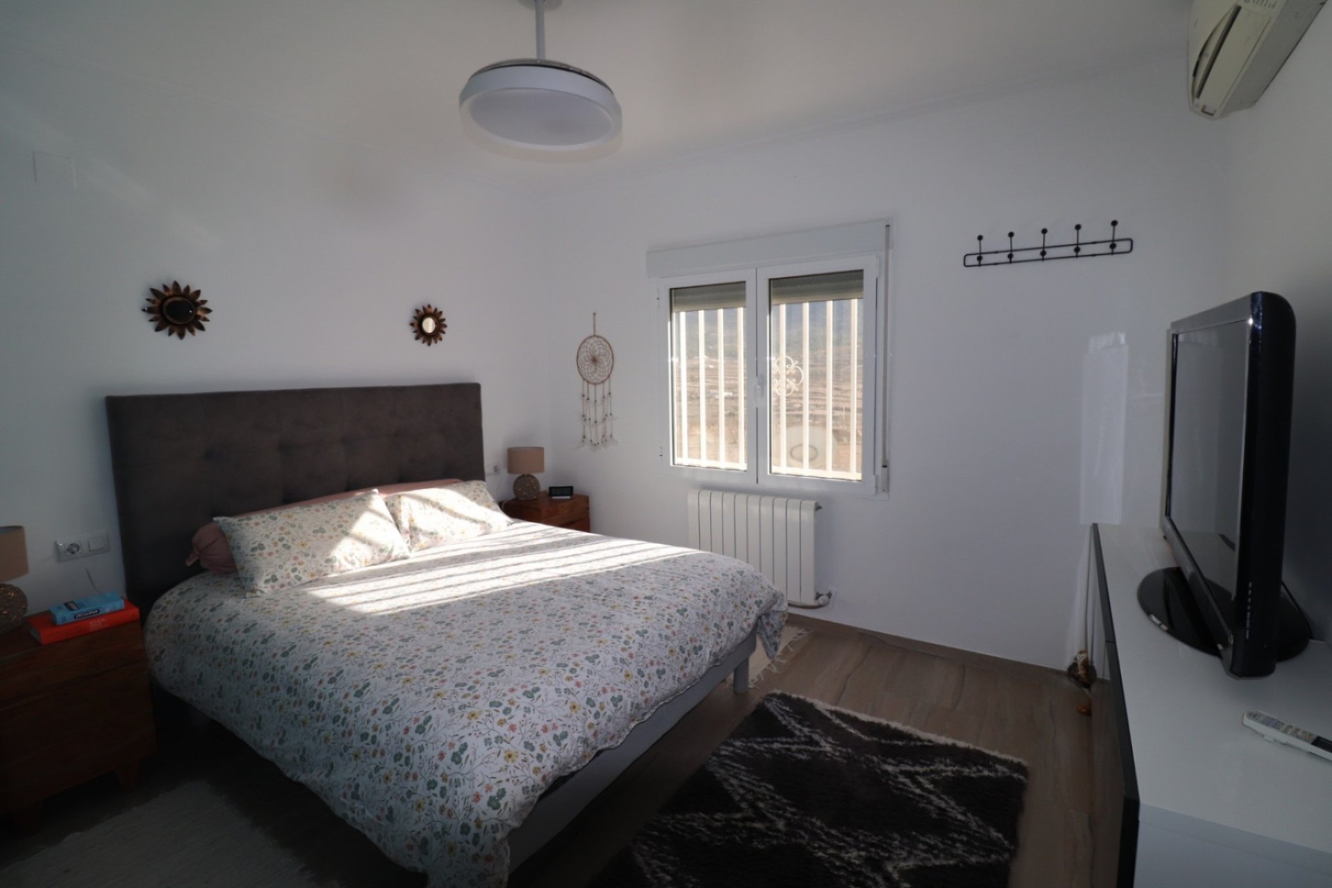 Resale - Country Property -
Alicante