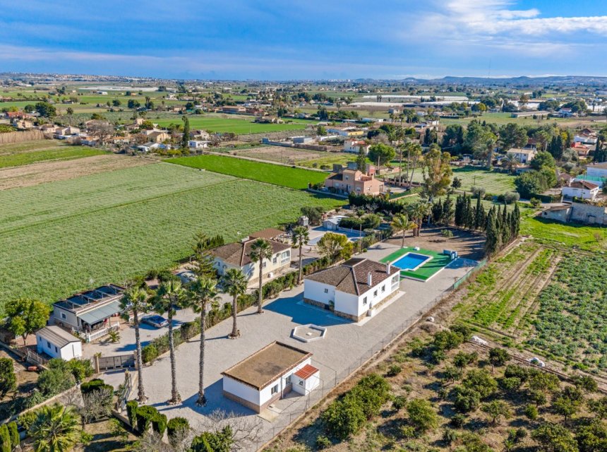 Resale - Country Property -
Alicante