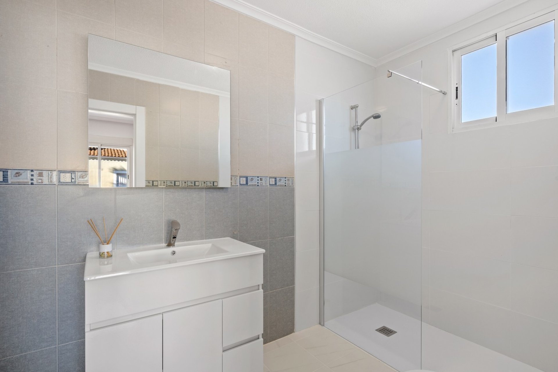 Resale - Country Property -
Alicante