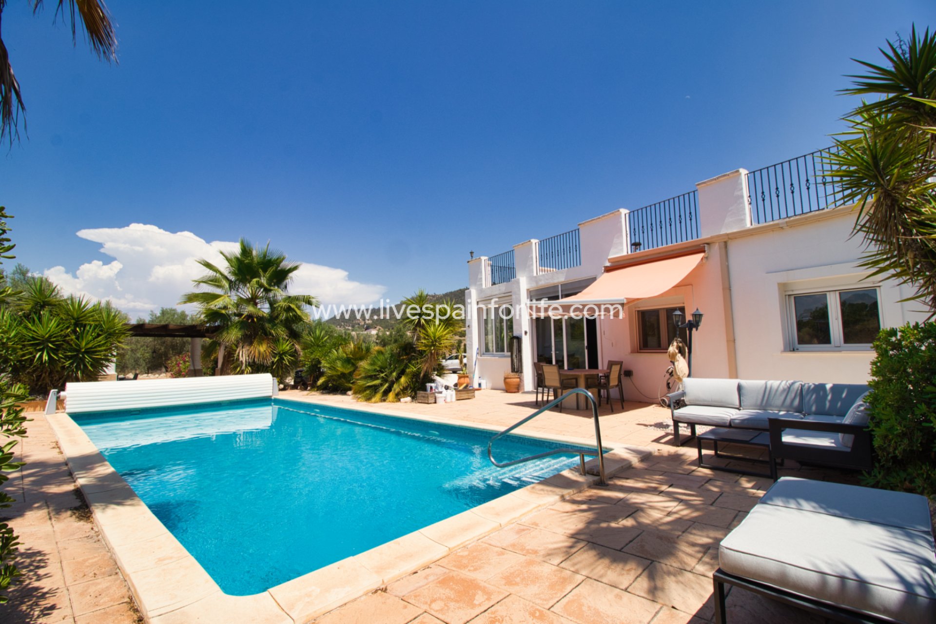 Resale - Country Property -
Alicante