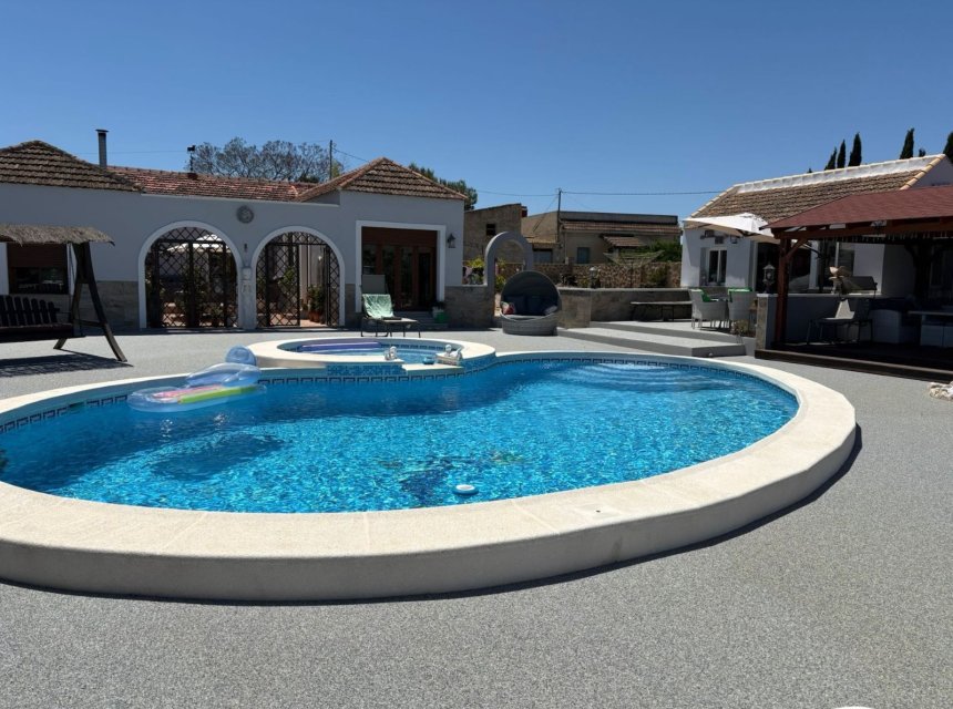 Resale - Country Property -
Alicante