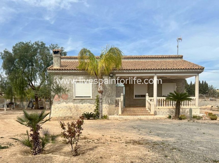 Resale - Country Property -
Alicante