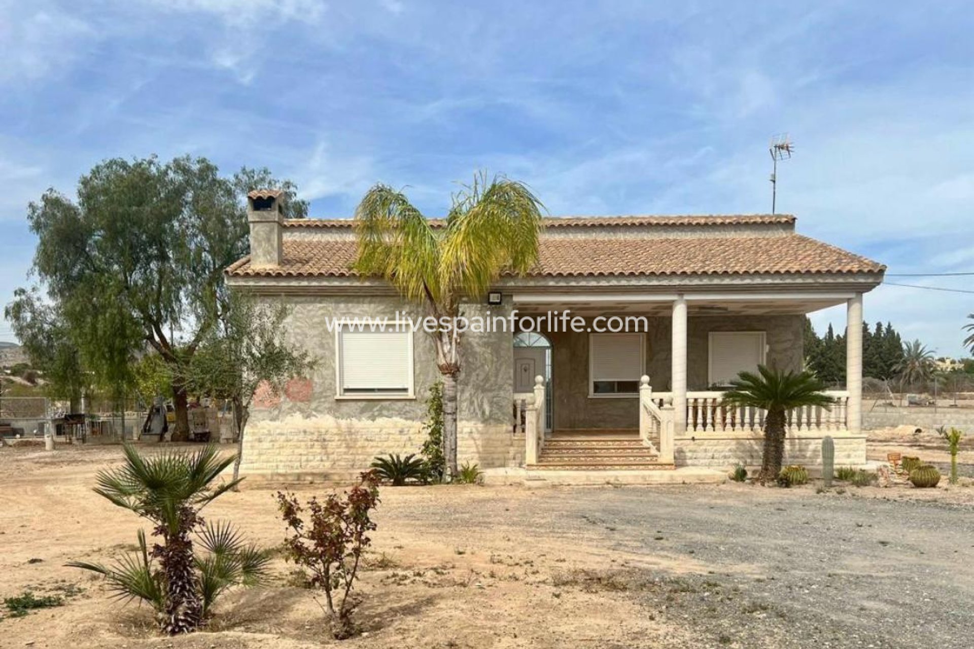 Resale - Country Property -
Alicante