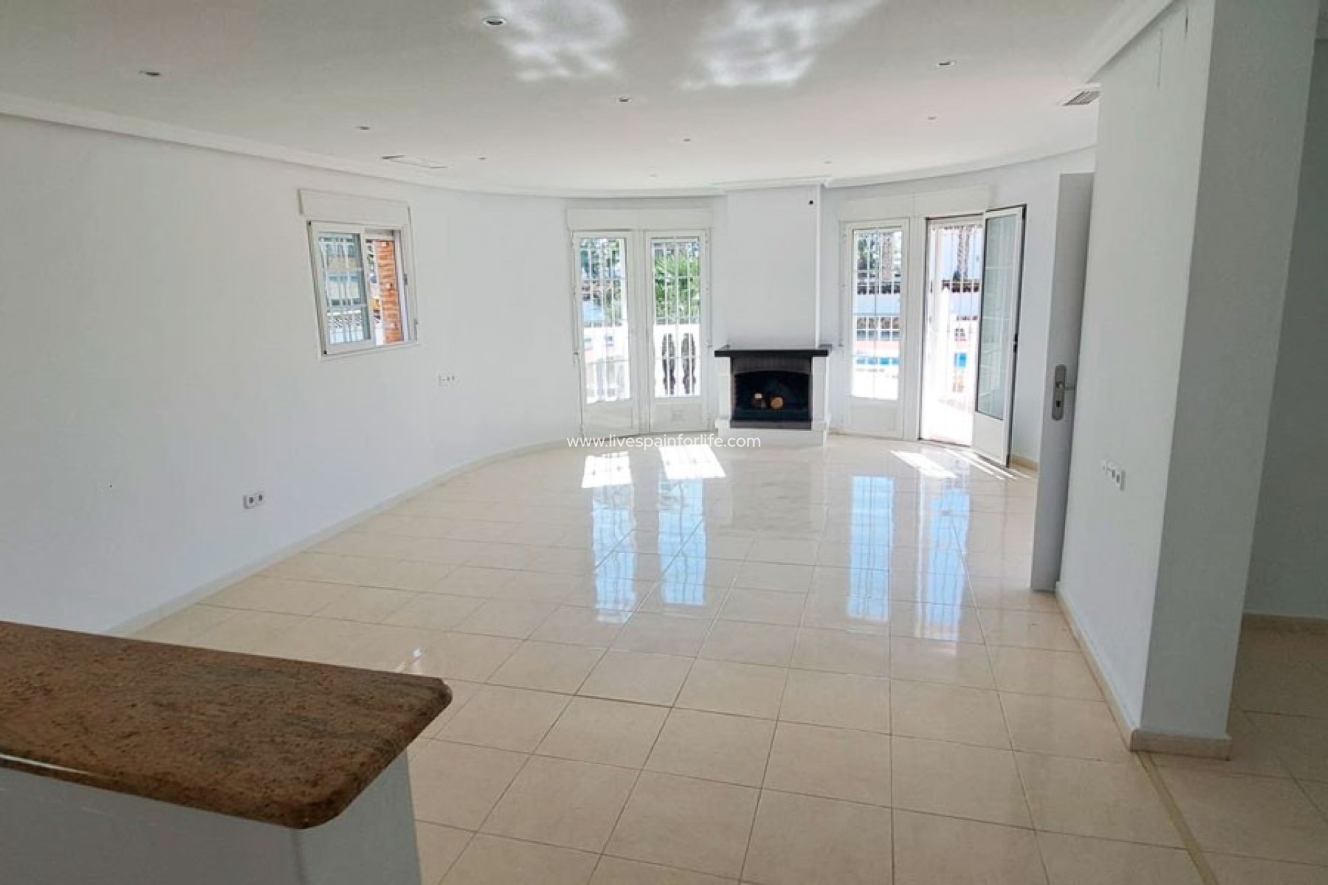 Resale - Country Property -
Alicante