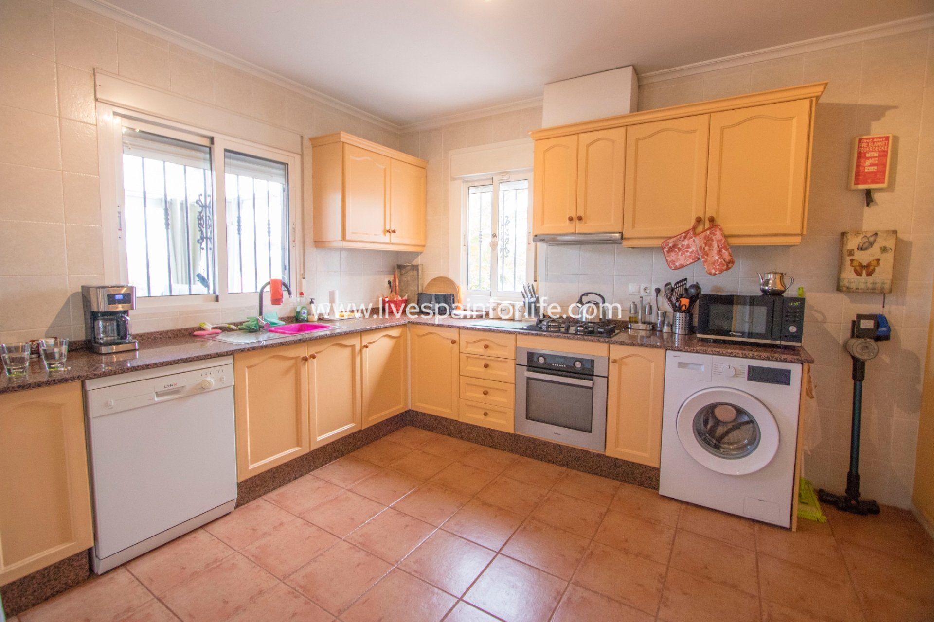 Resale - Country Property -
Alicante