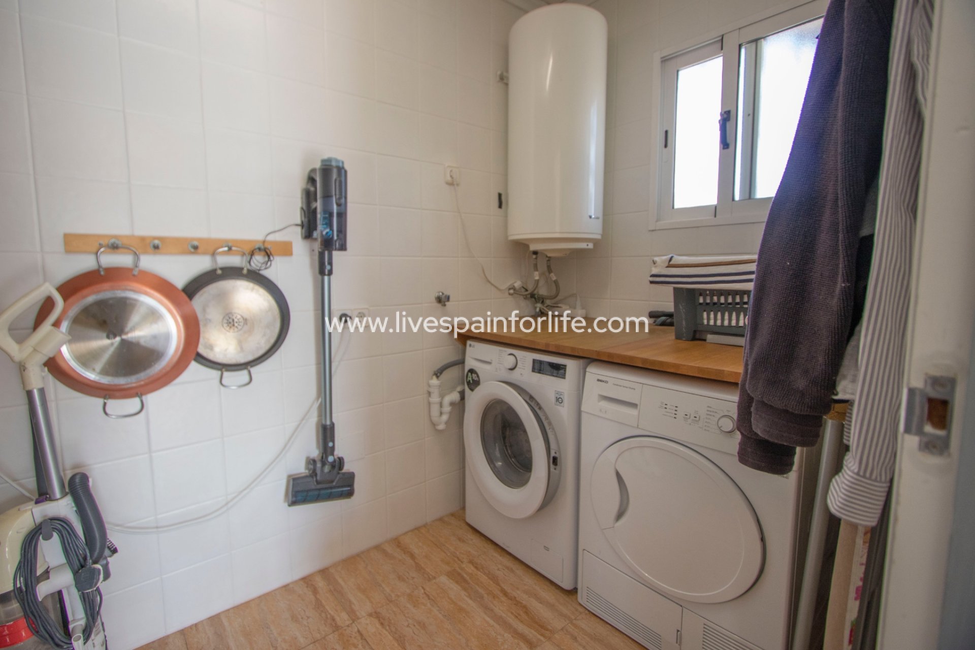 Resale - Country Property -
Alicante