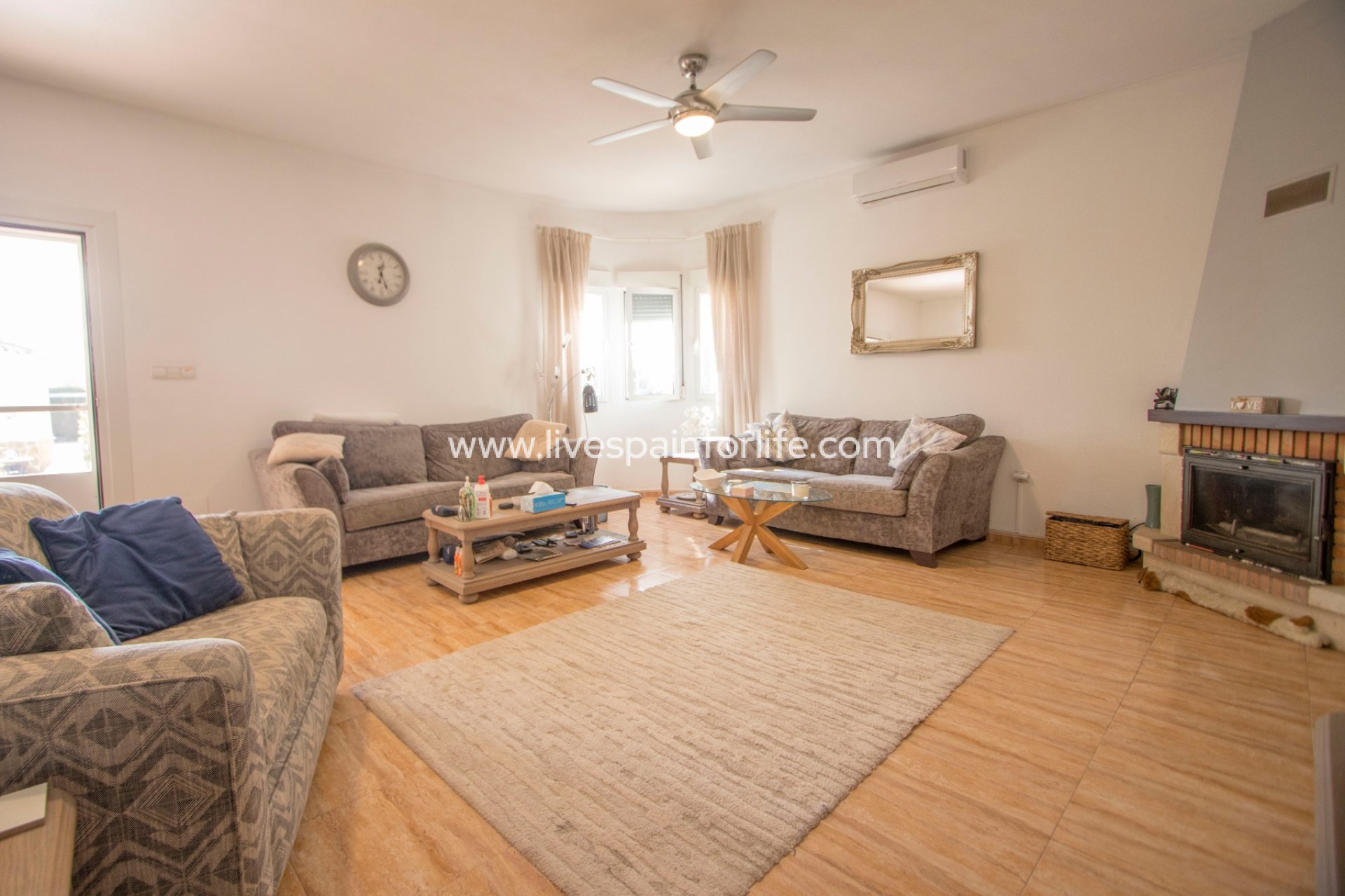 Resale - Country Property -
Alicante