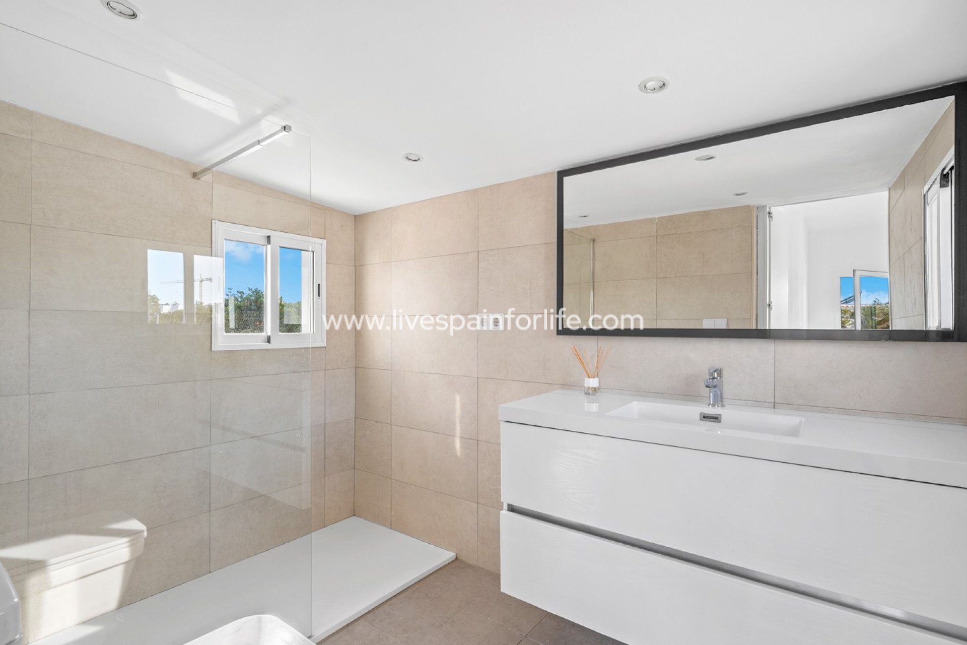 Resale - Country Property -
Alicante