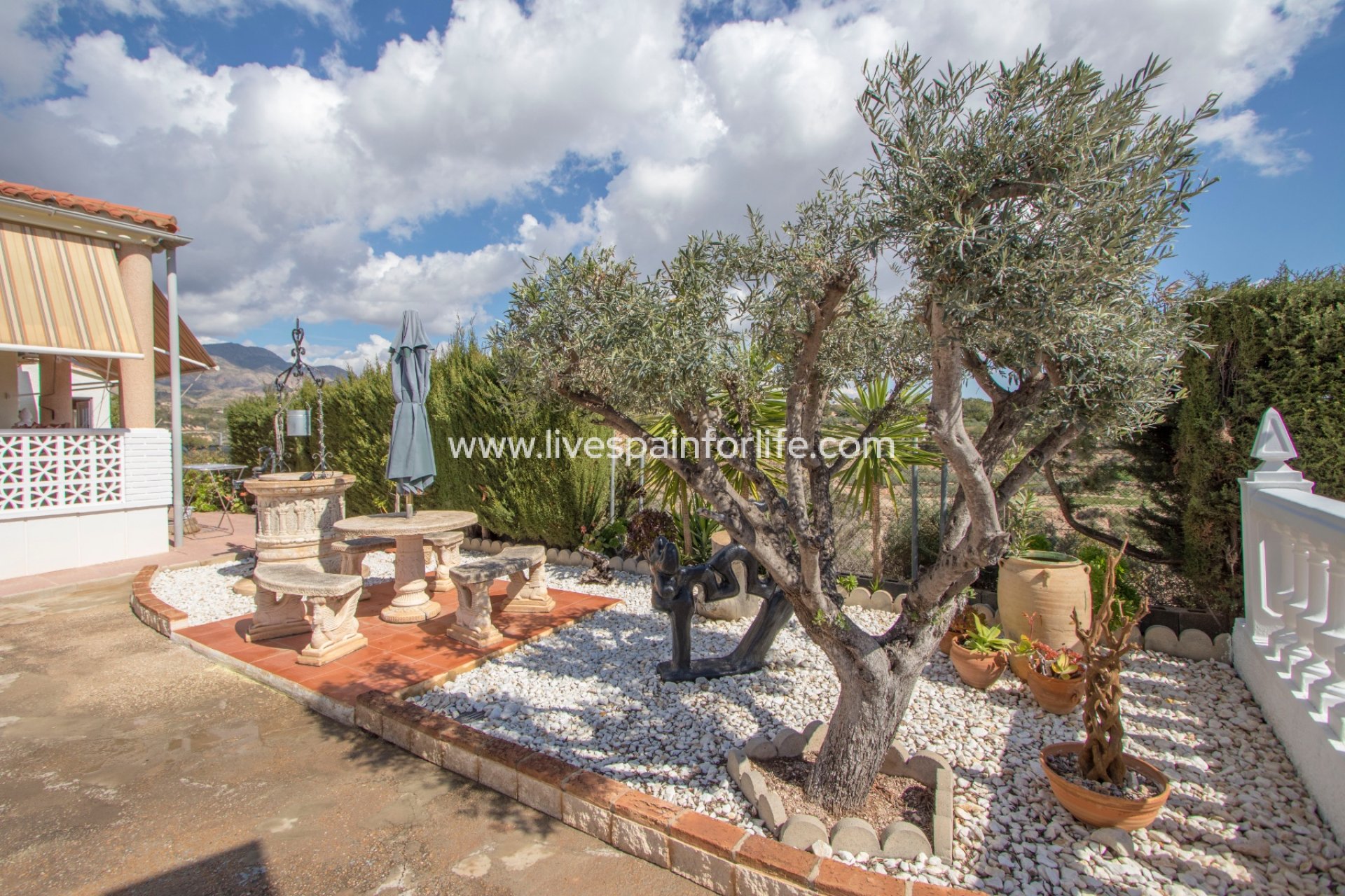 Resale - Country Property -
Alicante