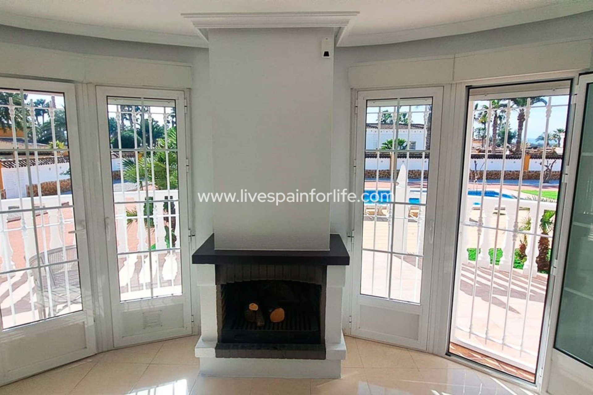 Resale - Country Property -
Alicante