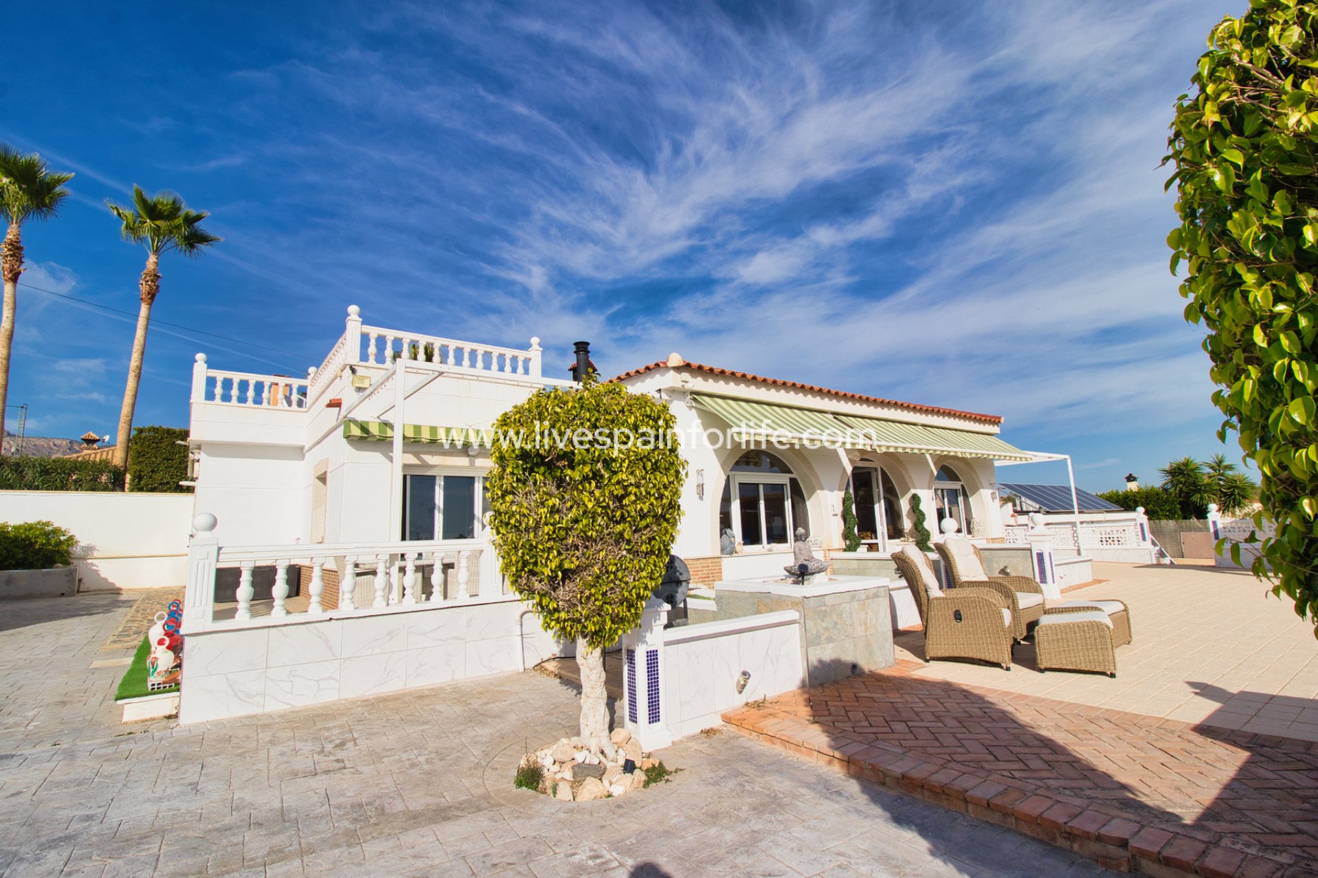 Resale - Country Property -
Alicante