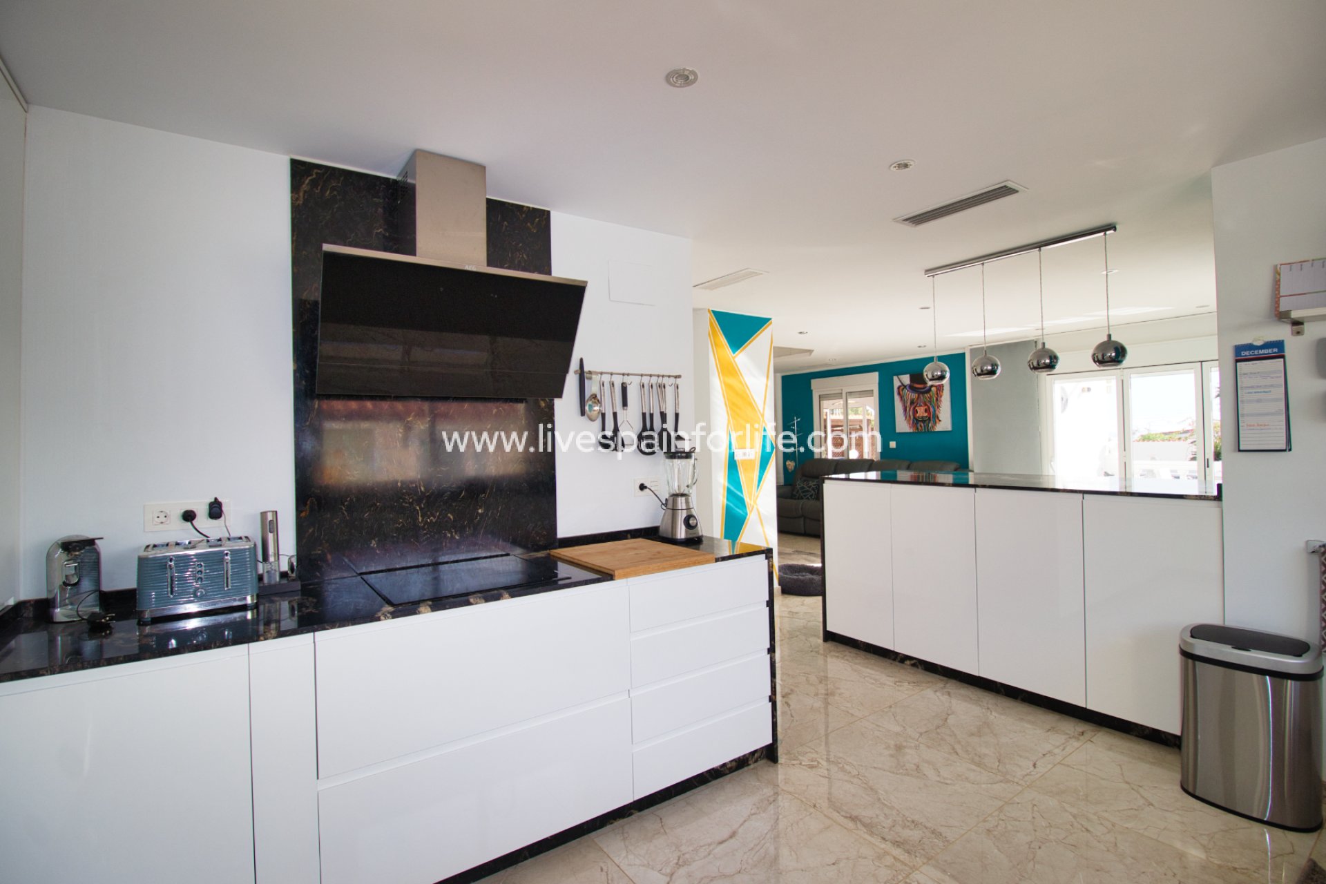 Resale - Country Property -
Alicante