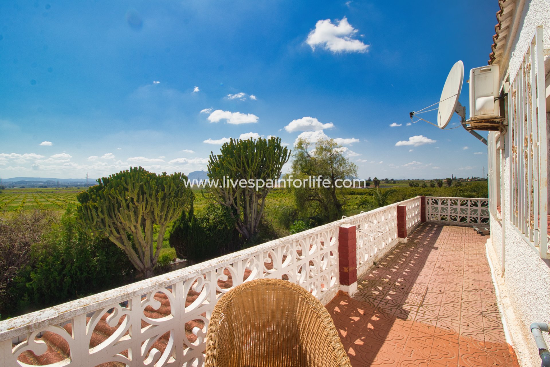 Resale - Country Property -
Alicante