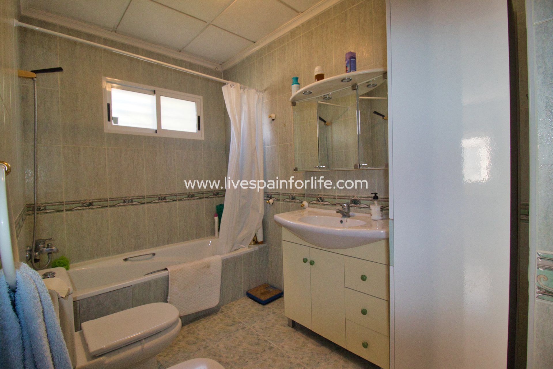 Resale - Country Property -
Alicante