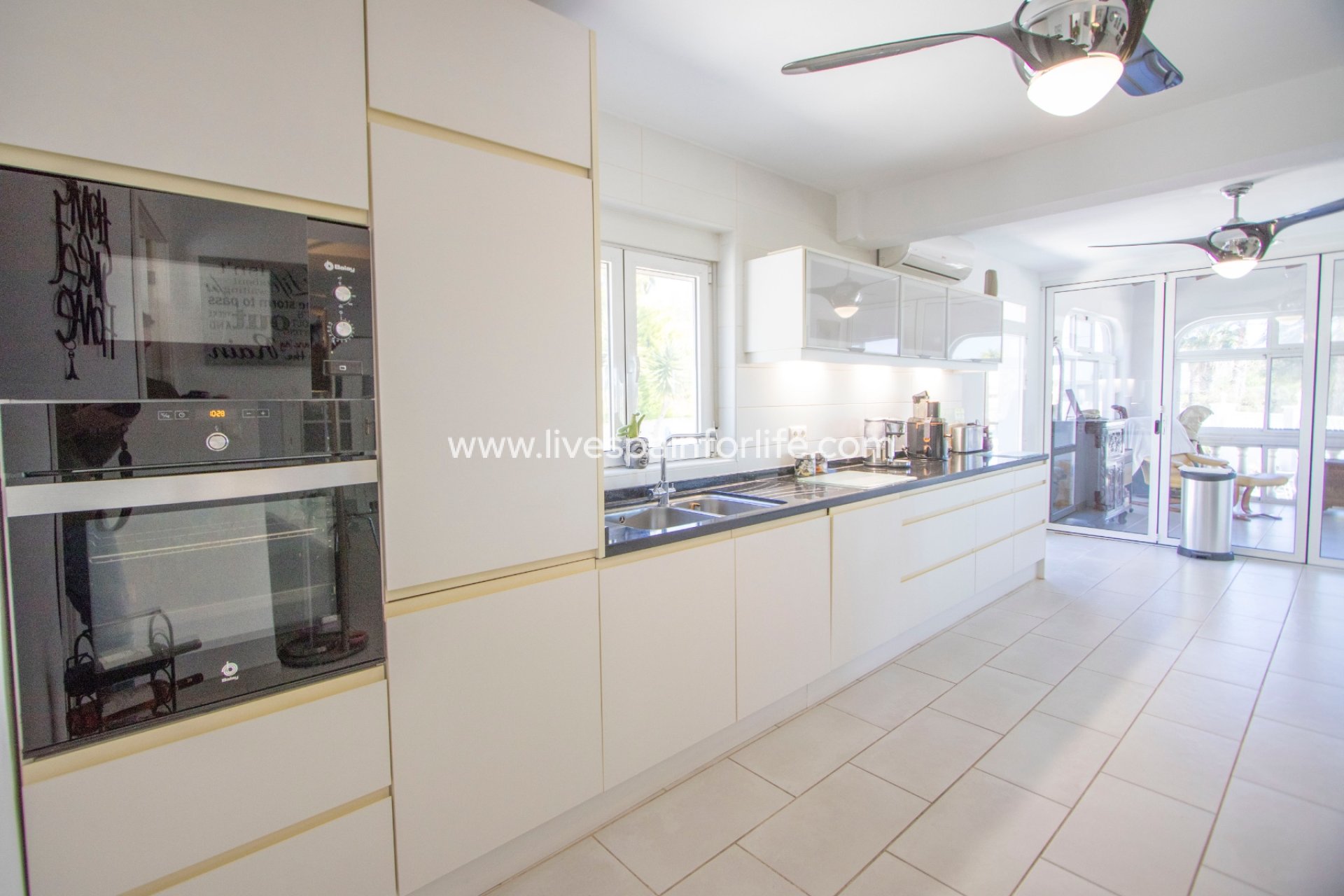 Resale - Country Property -
Alicante