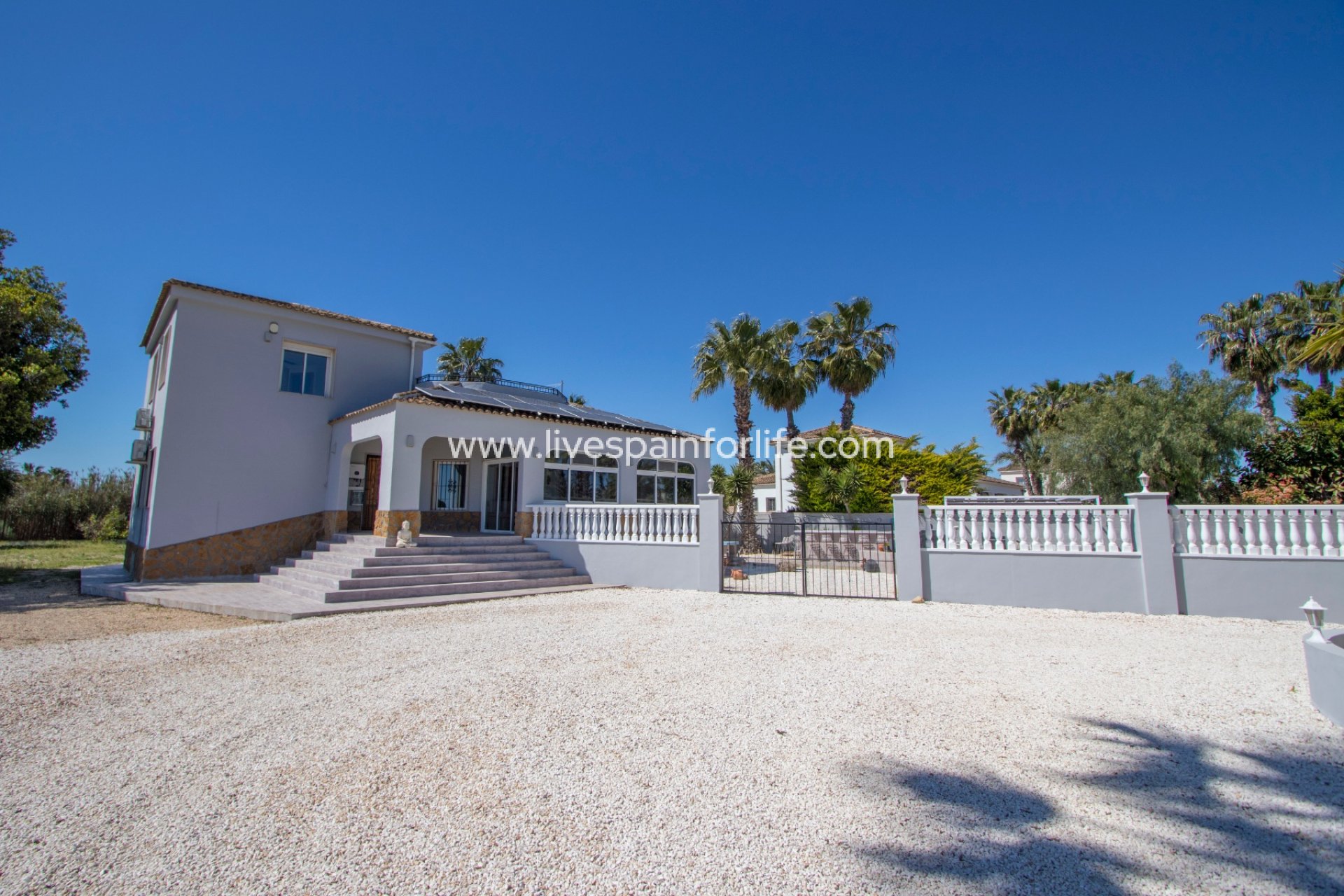 Resale - Country Property -
Alicante