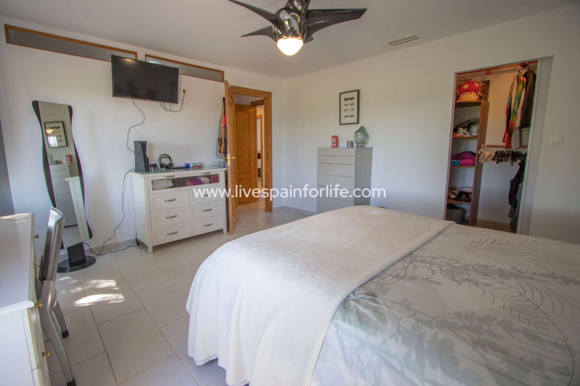 Resale - Country Property -
Alicante