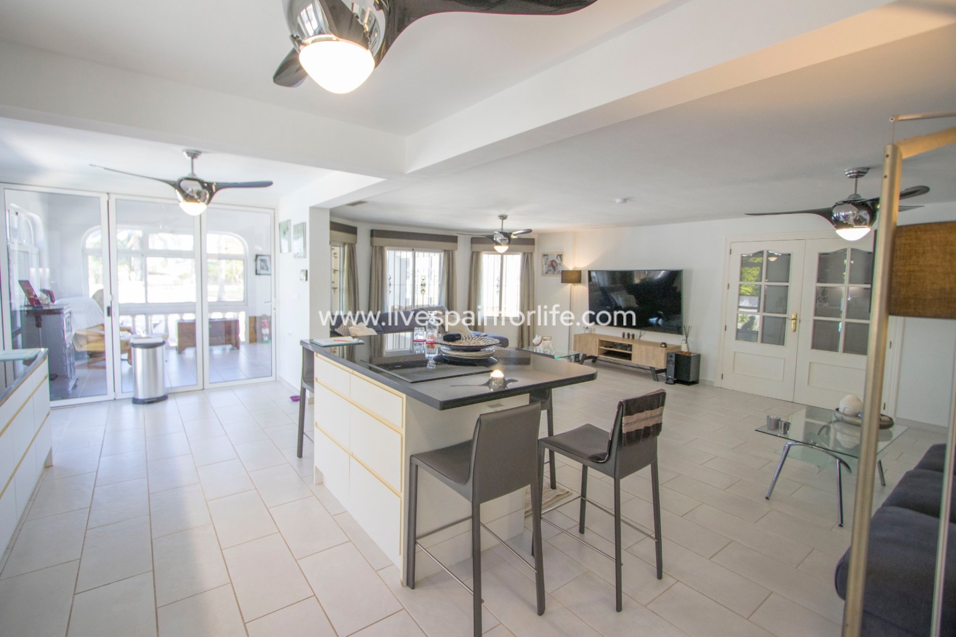 Resale - Country Property -
Alicante