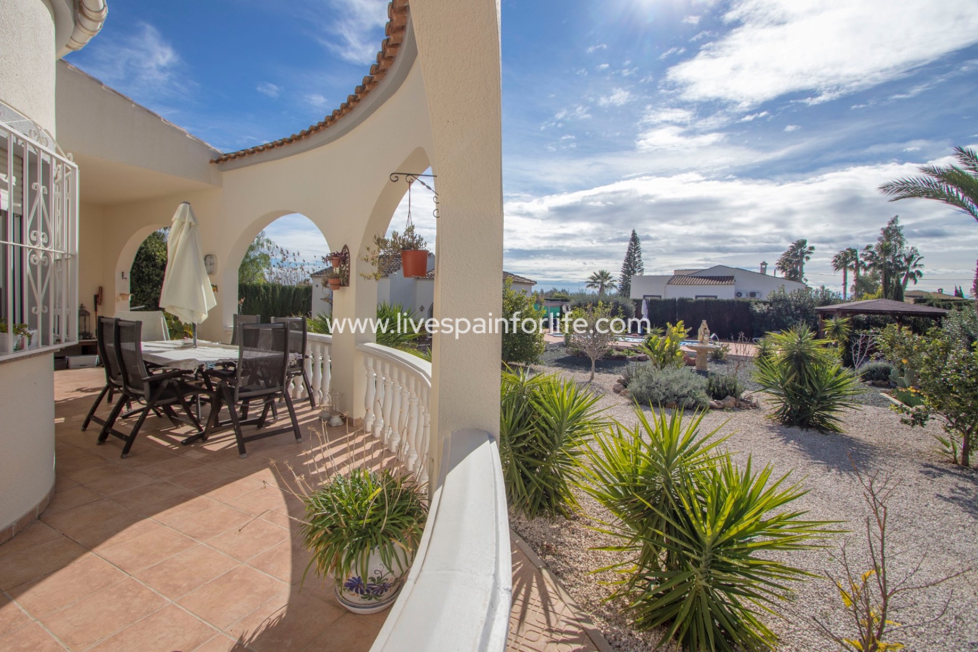 Resale - Country Property -
Alicante