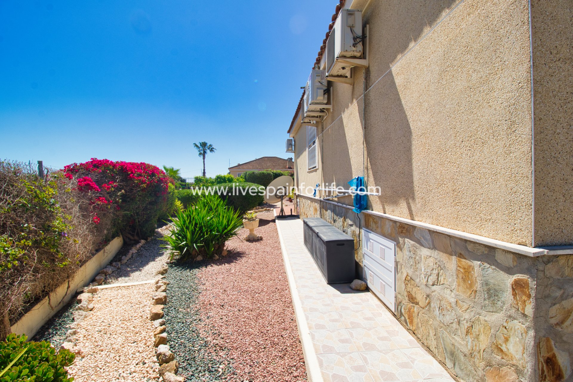 Resale - Country Property -
Alicante