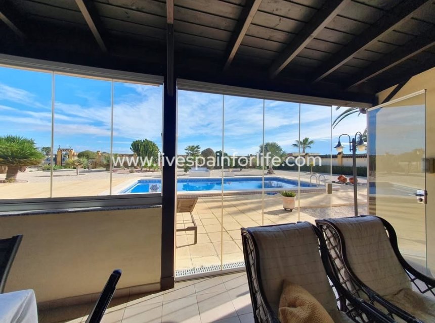 Resale - Country Property -
Alicante