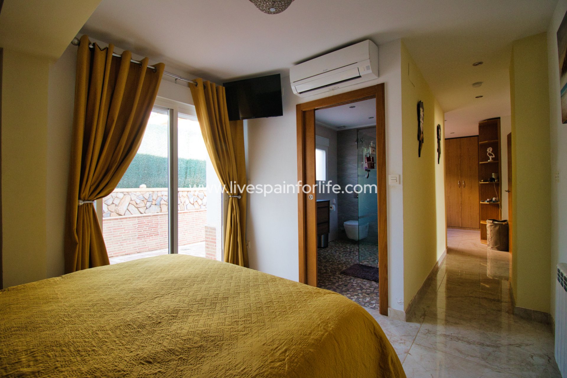 Resale - Country Property -
Alicante
