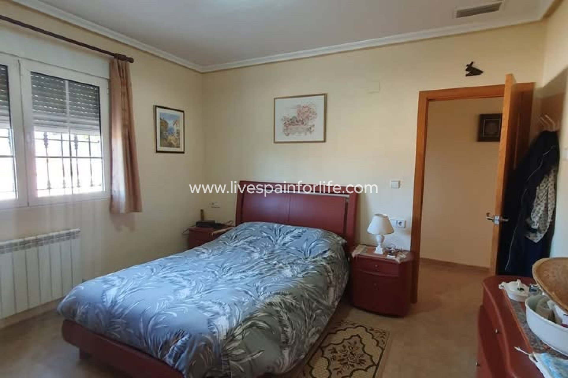 Resale - Country Property -
Alicante