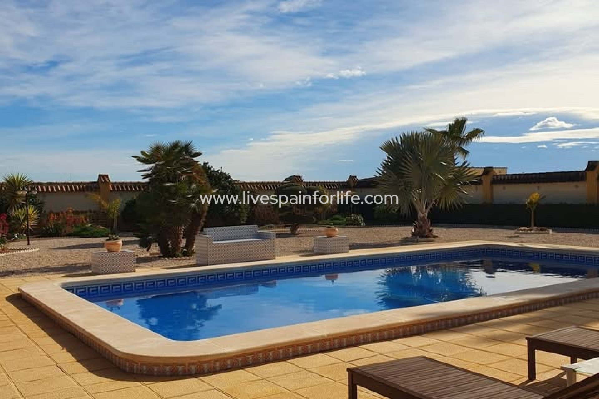 Resale - Country Property -
Alicante