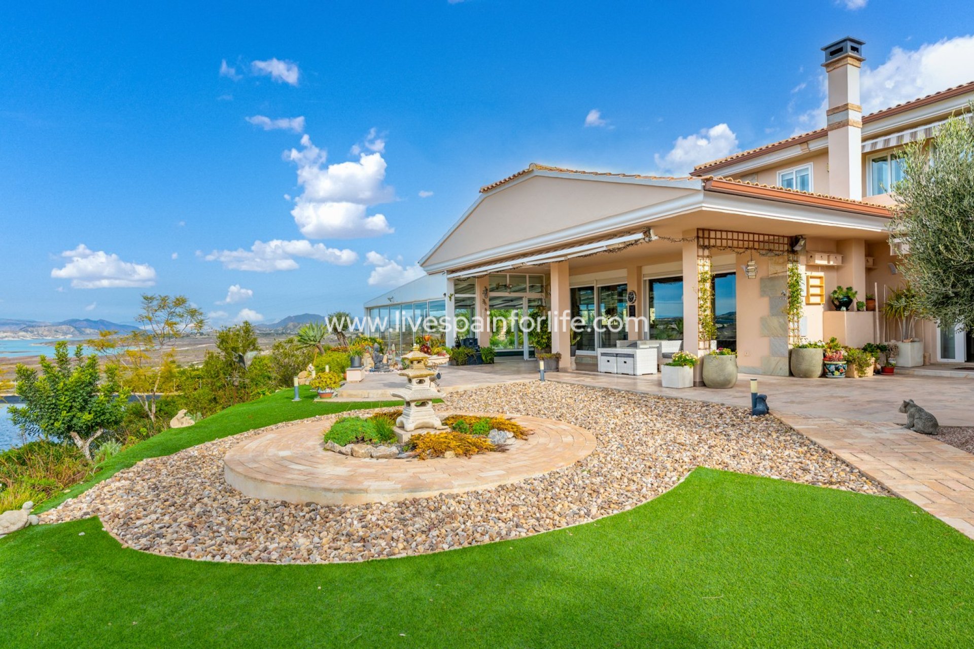 Resale - Country Property -
Alicante