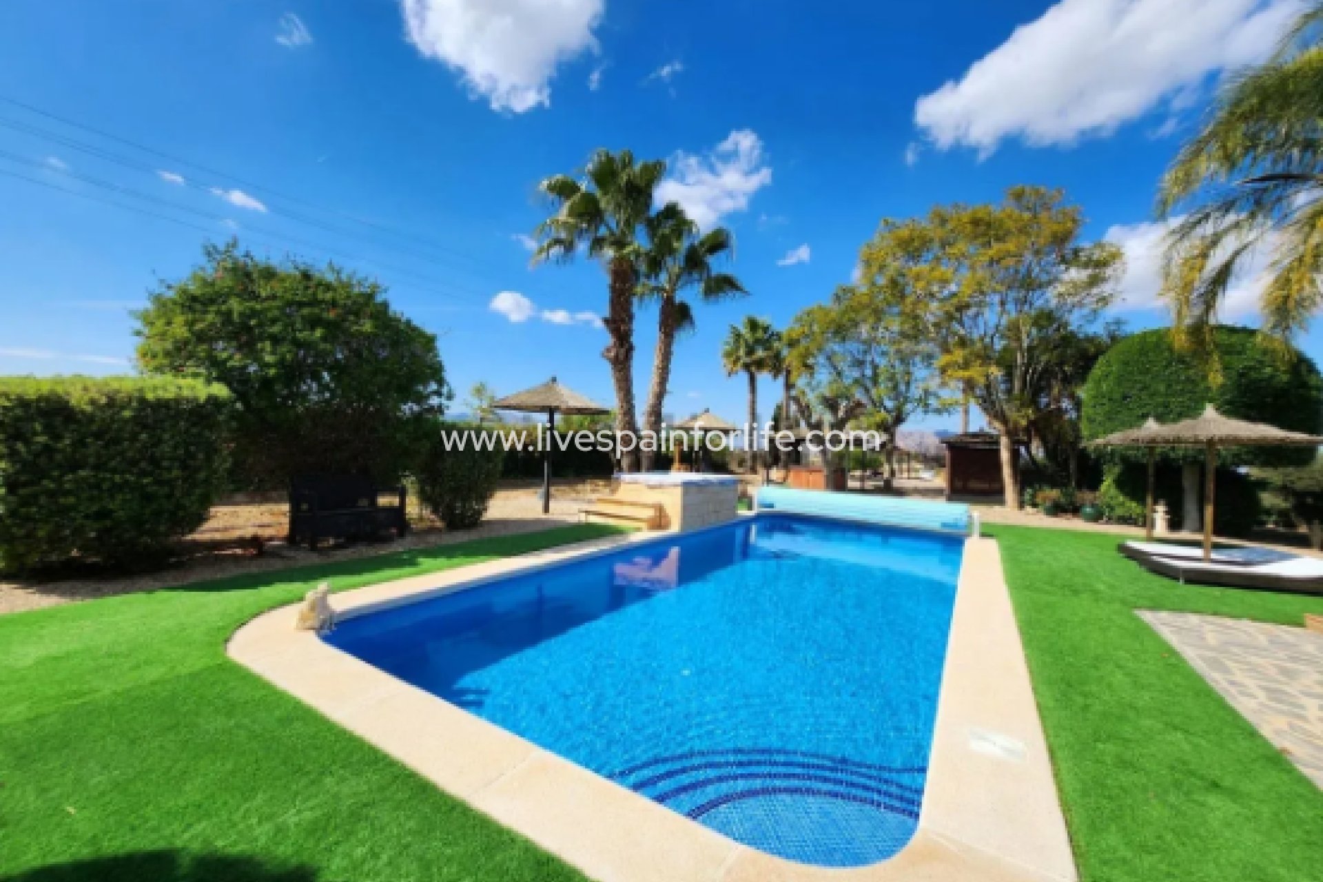 Resale - Country Property -
Alicante