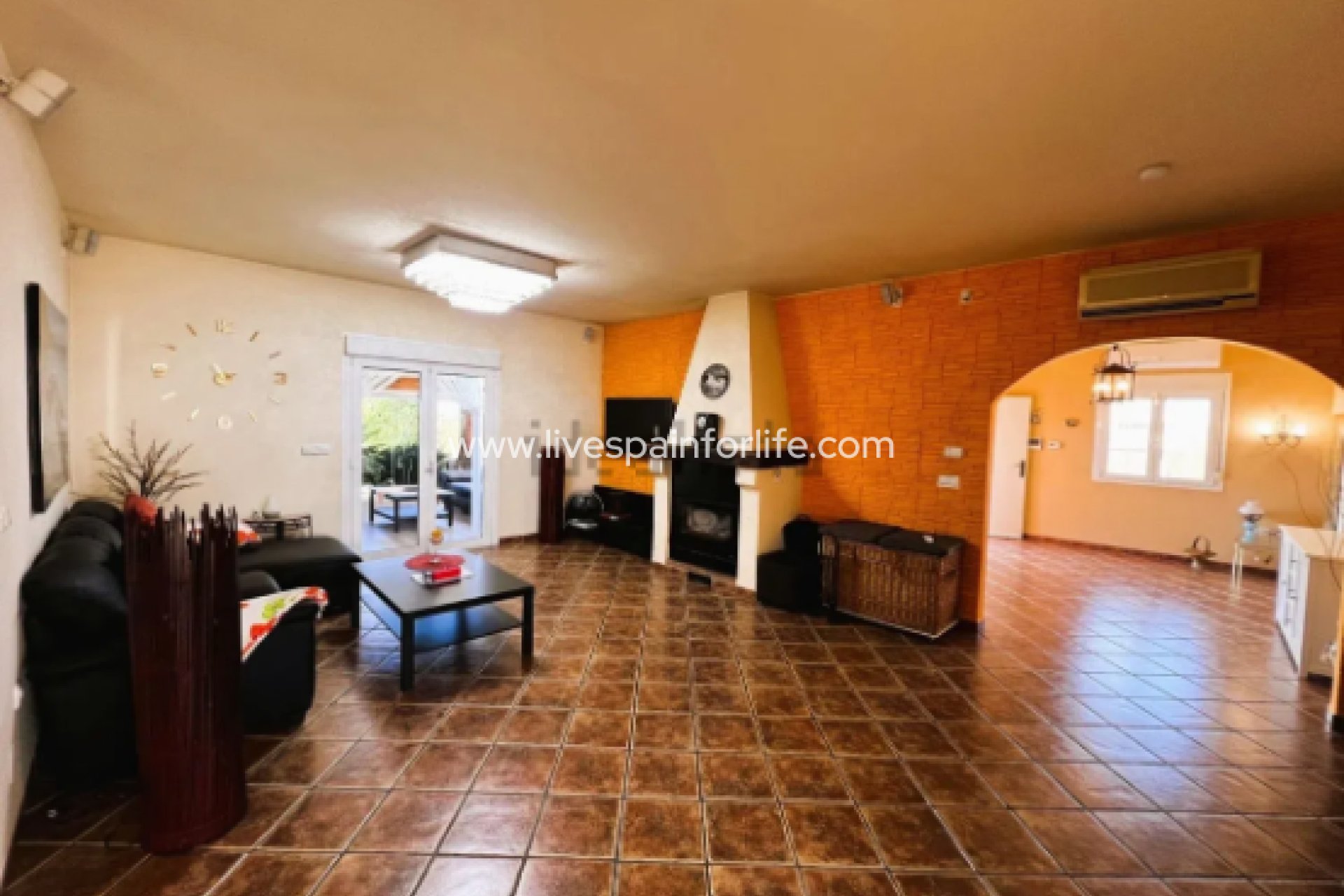 Resale - Country Property -
Alicante