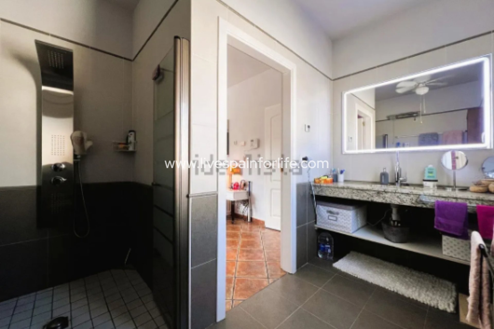 Resale - Country Property -
Alicante