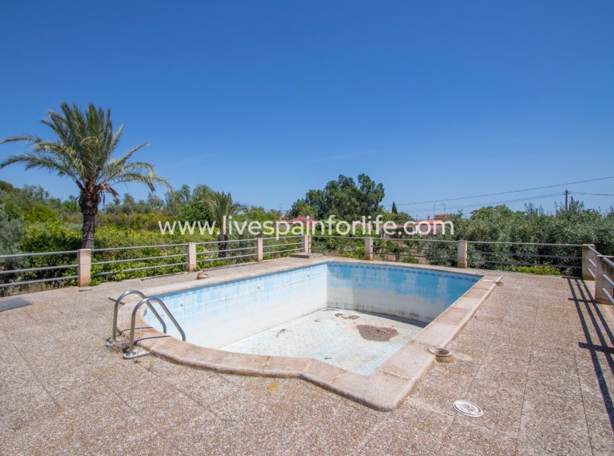 Resale - Country Property -
Alicante