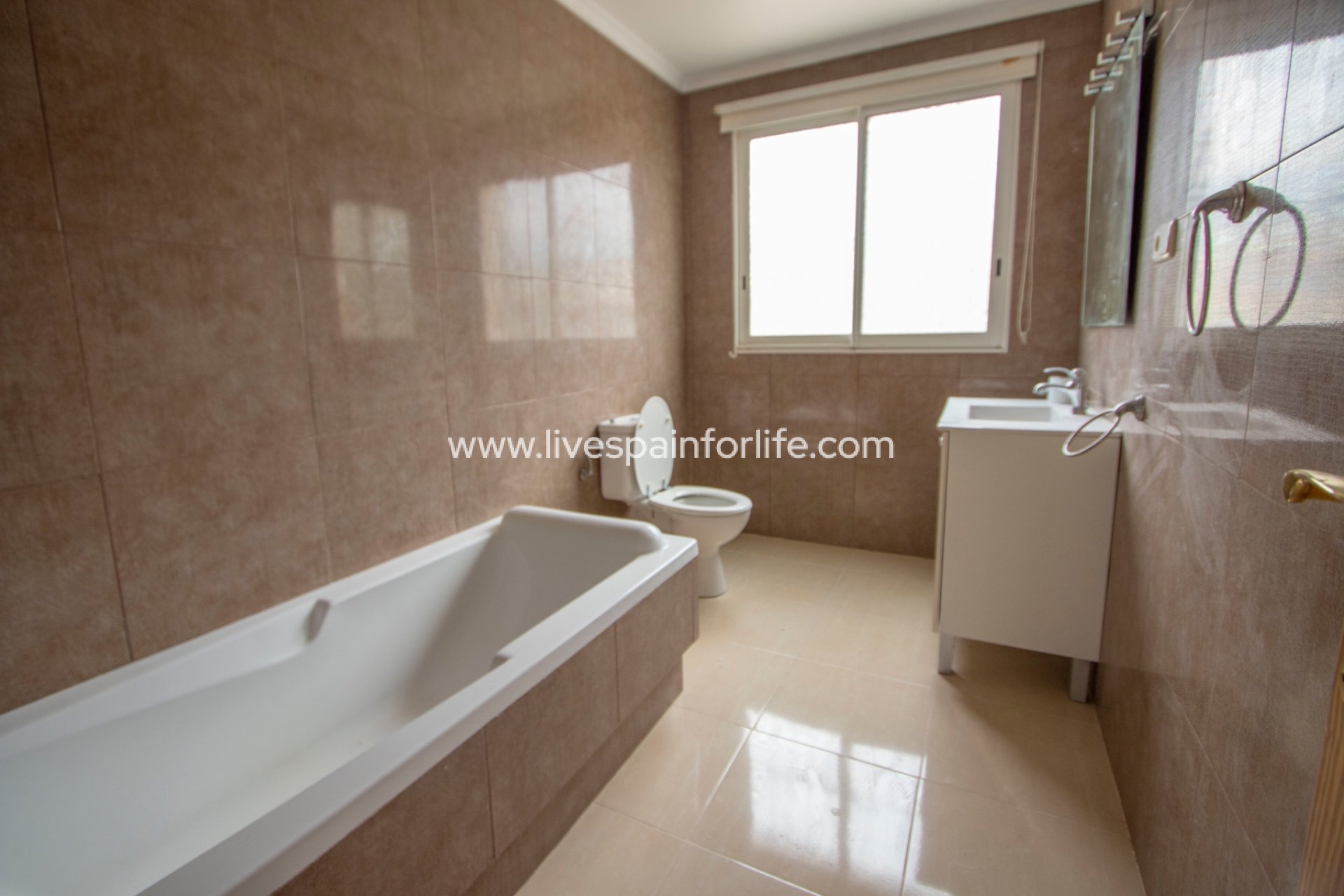 Resale - Country Property -
Alicante