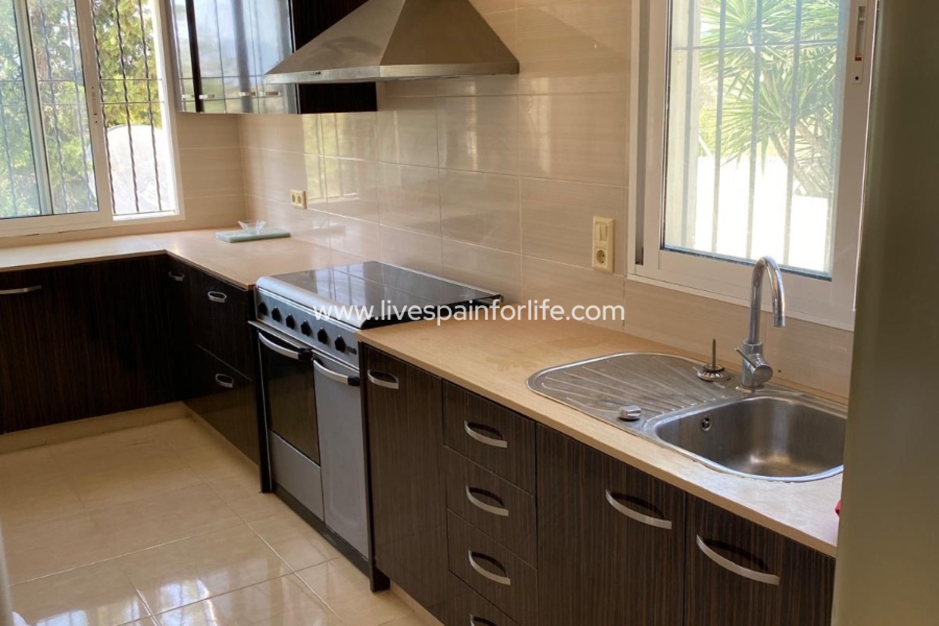 Resale - Country Property -
Alicante