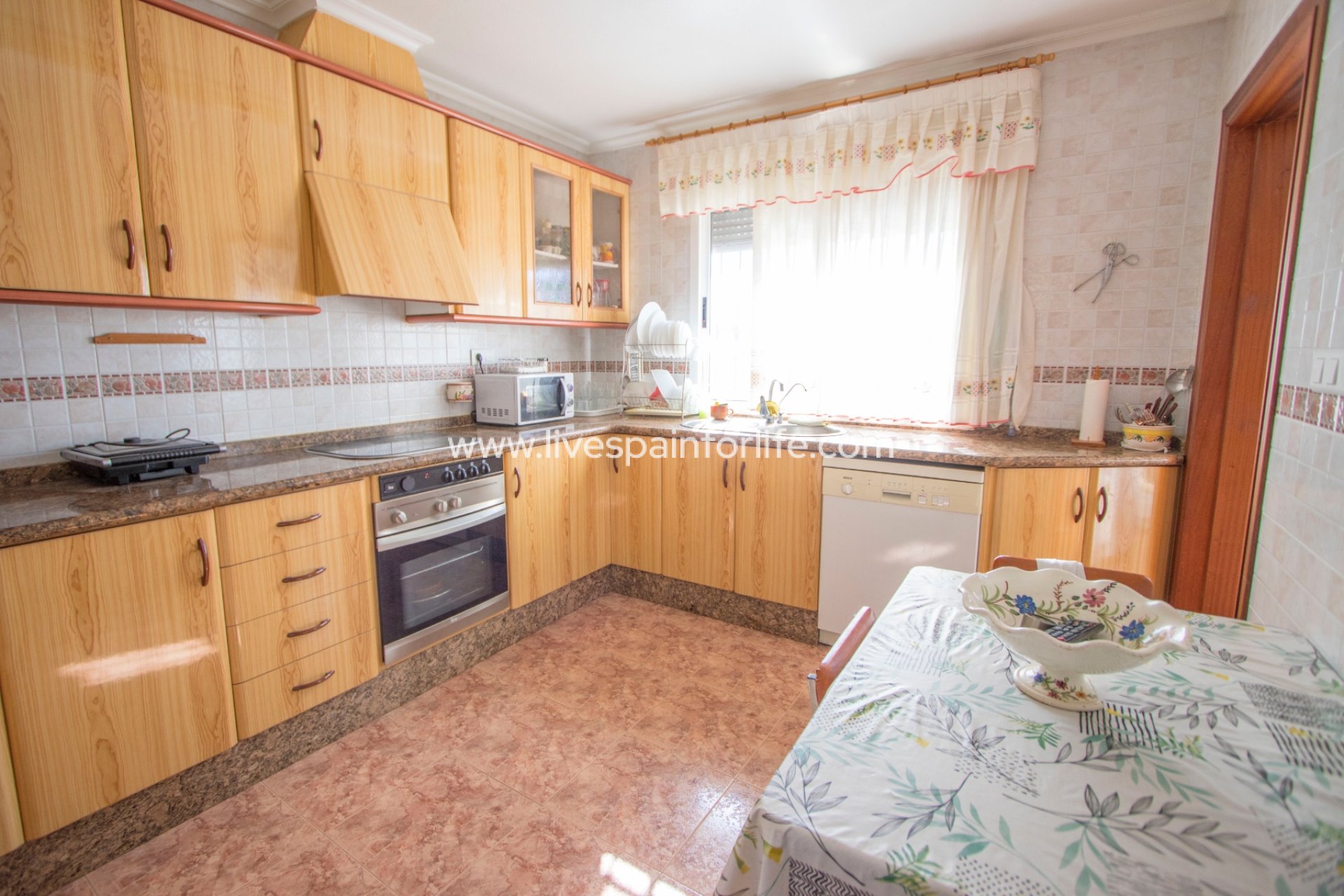 Resale - Country Property -
Alicante