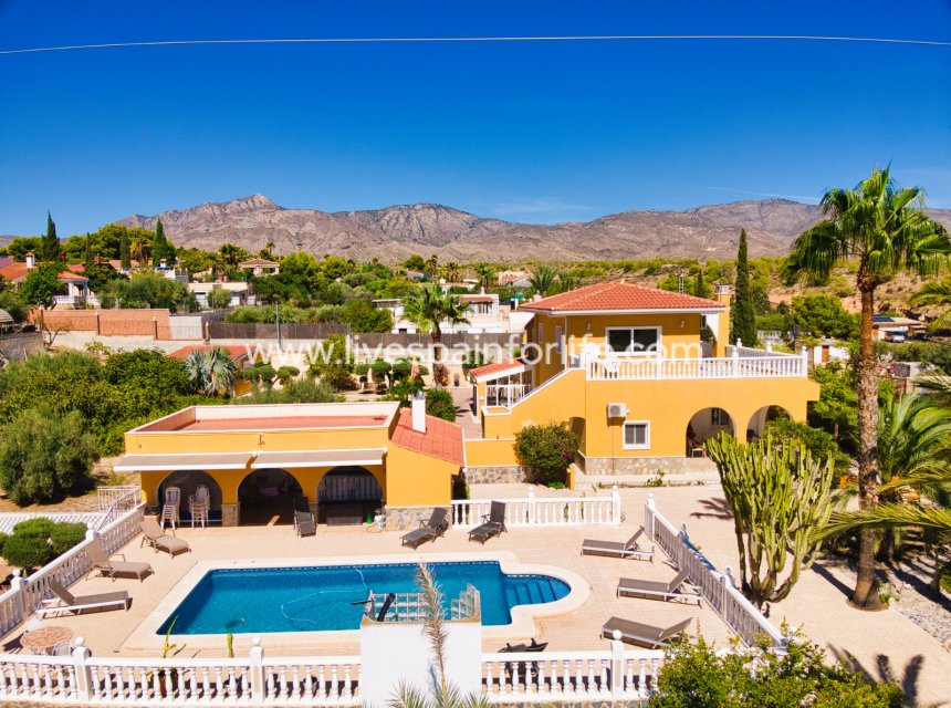 Resale - Country Property -
Alicante