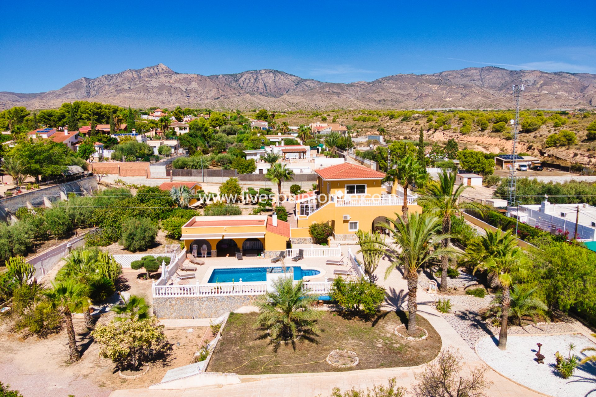 Resale - Country Property -
Alicante