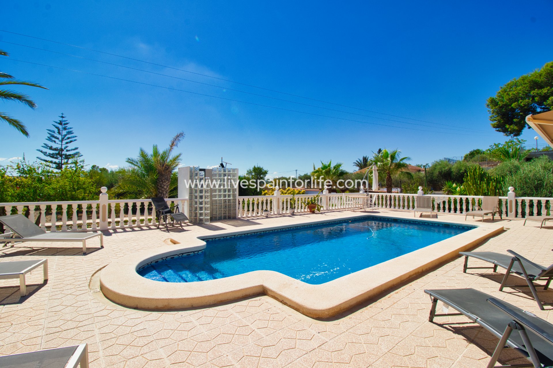 Resale - Country Property -
Alicante