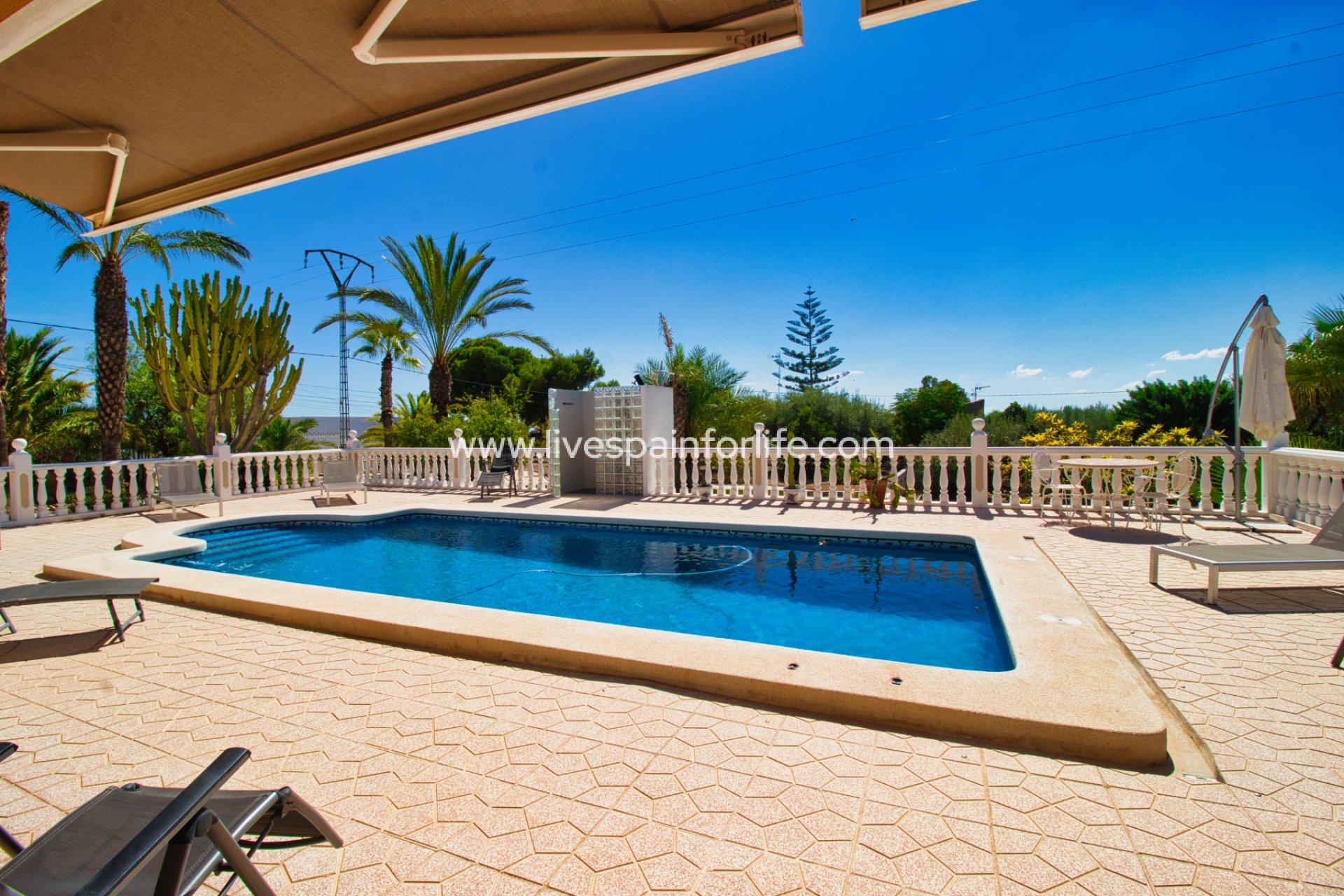 Resale - Country Property -
Alicante