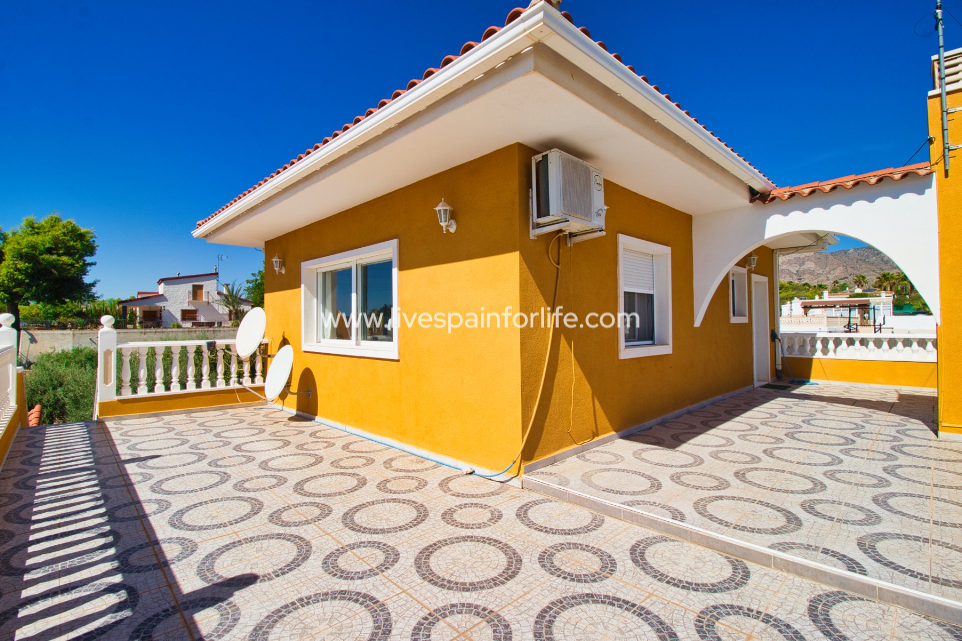 Resale - Country Property -
Alicante
