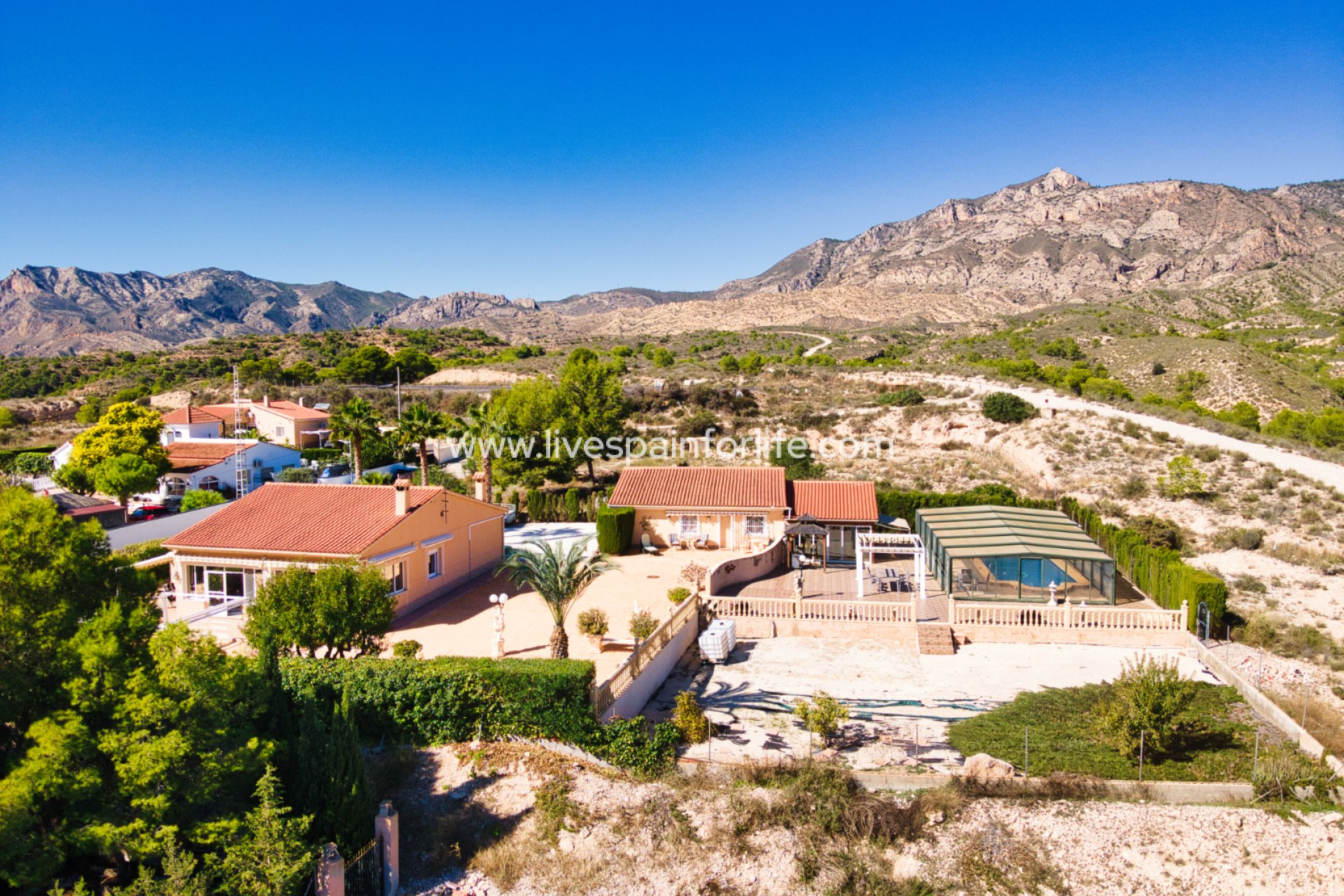 Resale - Country Property -
Alicante