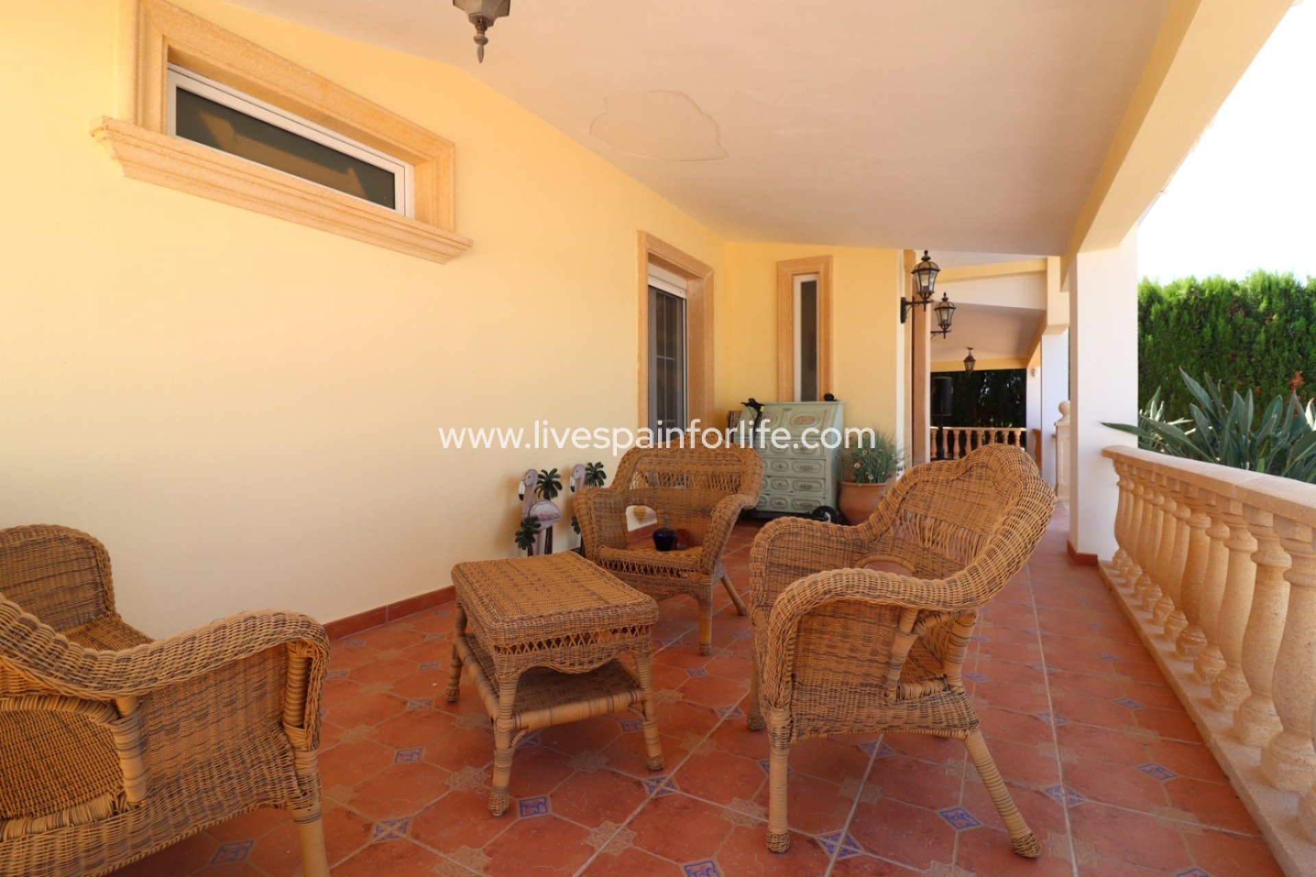 Resale - Country Property -
Almoradi