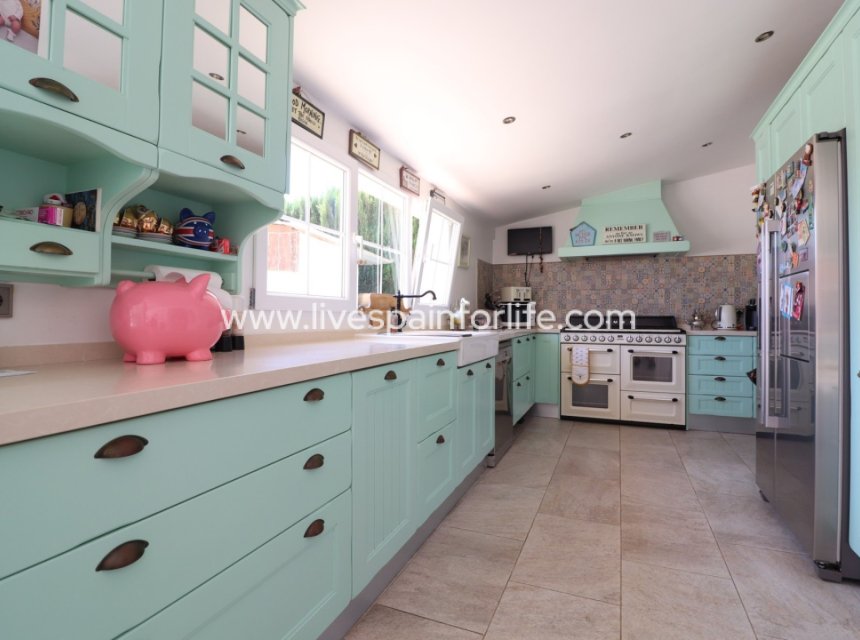 Resale - Country Property -
Almoradi