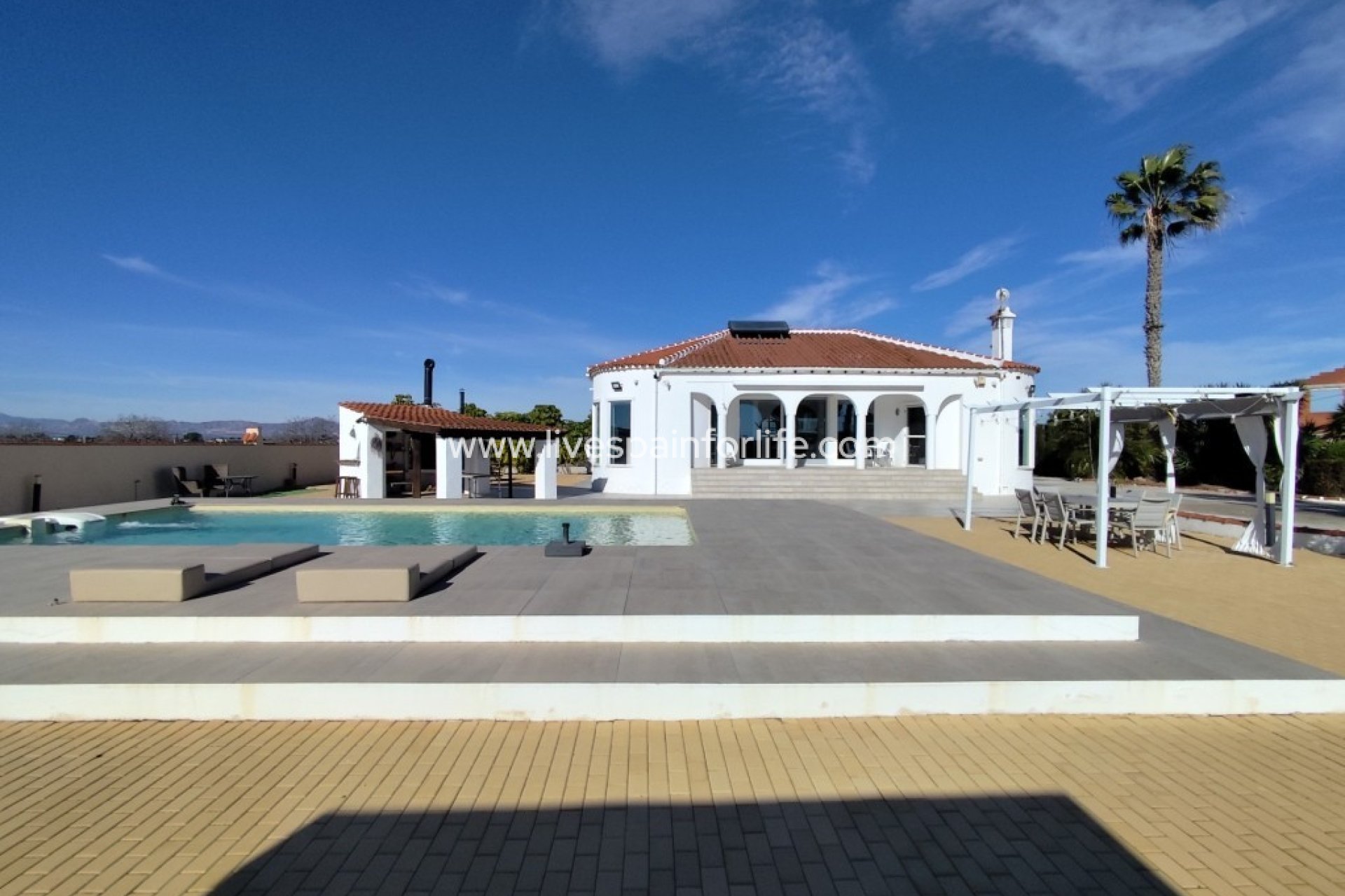 Resale - Country Property -
Almoradi