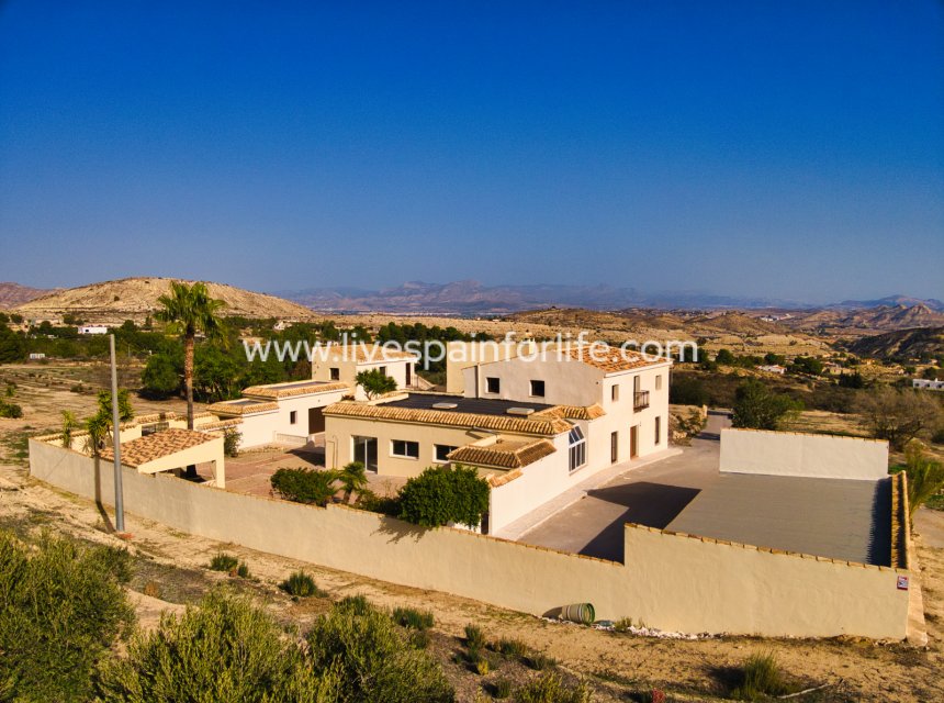 Resale - Country Property -
Aspe