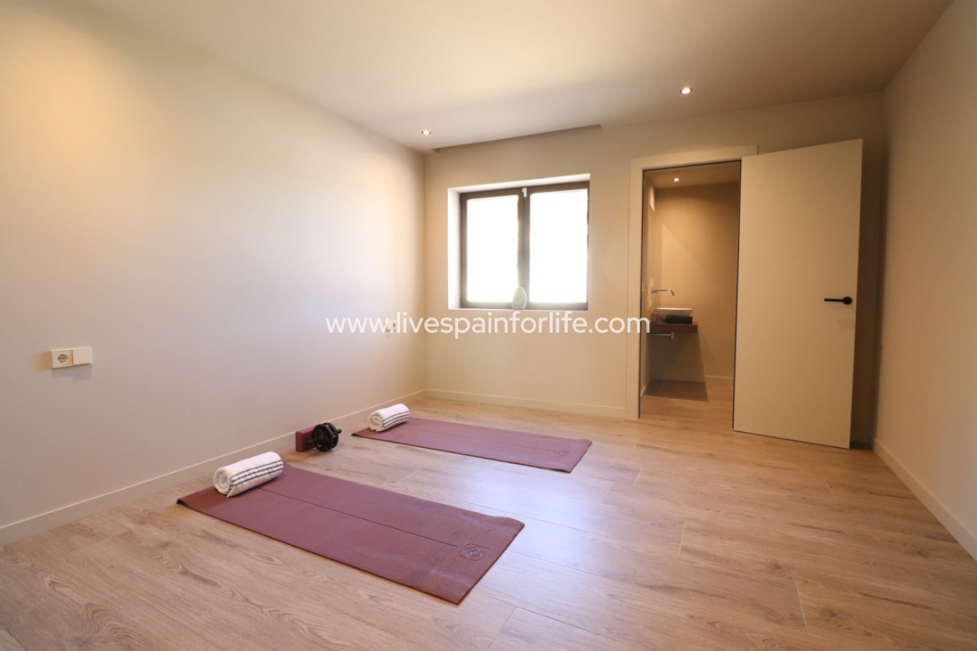 Resale - Country Property -
Aspe